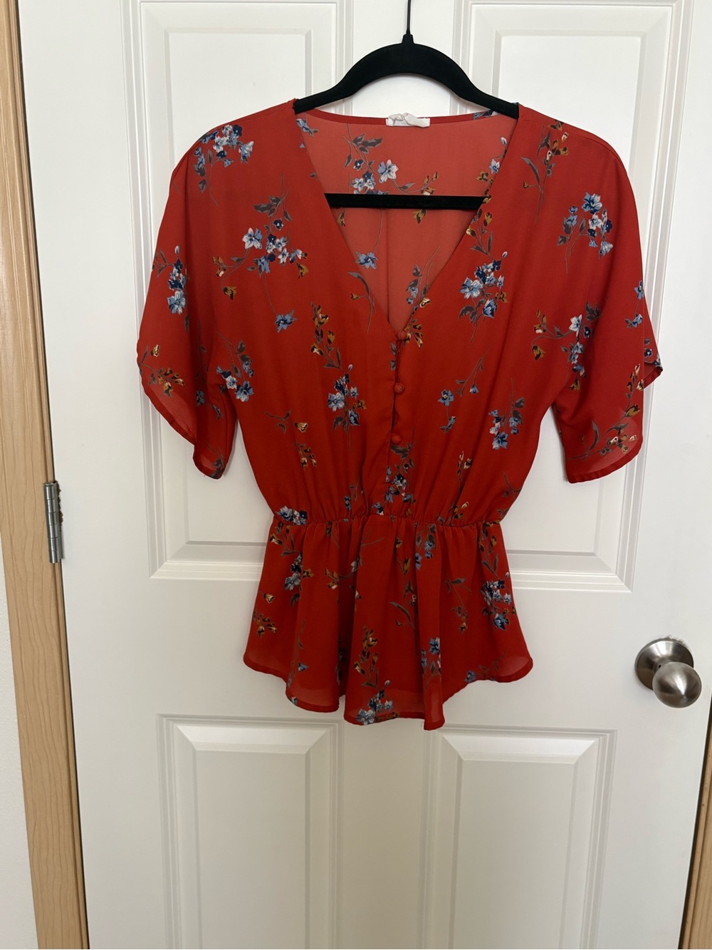 Sienna Sky Rust Red Floral Button-Front Peplum Top